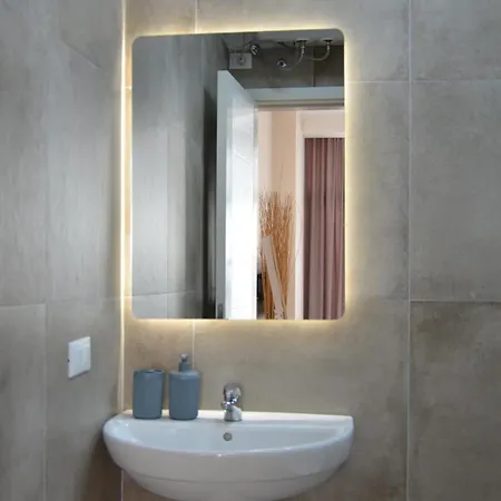 Dreamscape Komuna E Parisit Apartment *