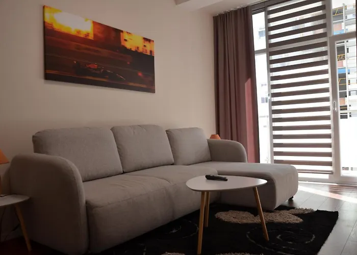 Dreamscape Komuna E Parisit Tirana