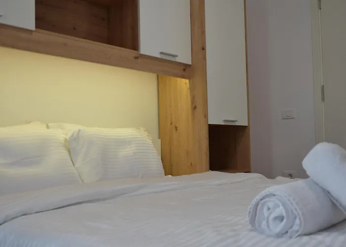 Dreamscape Komuna E Parisit Apartament *